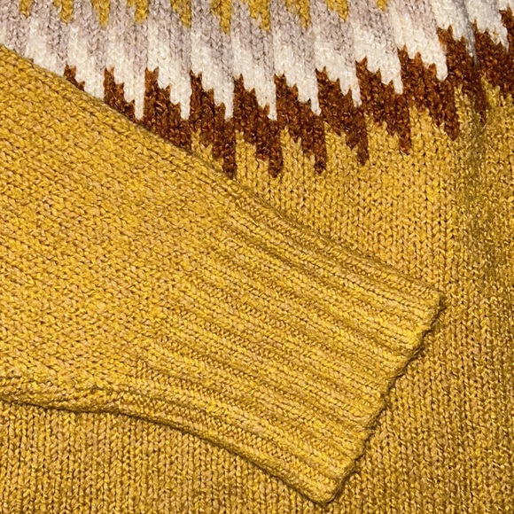 Warm Winter Sweater - Picture 4 of 4